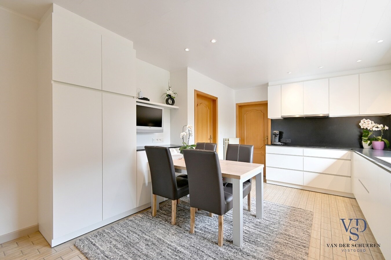 Statige villa in rustige residentiële wijk 