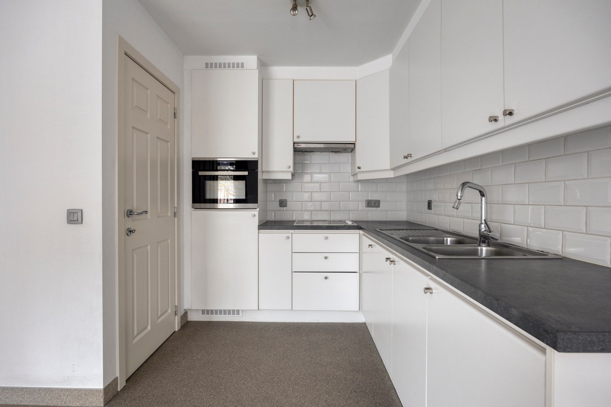 Instapklaar appartement met 2 slpk., staanplaats en berging in Tessenderlo-Schoot 