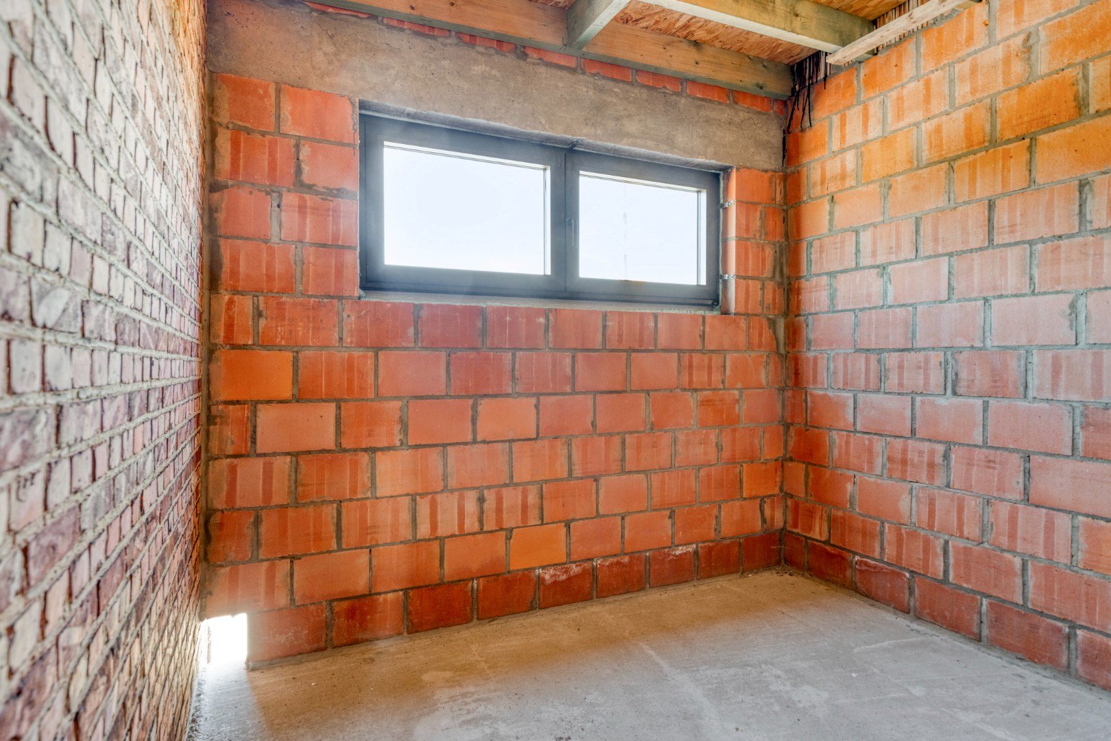 Ruime en rustig gelegen woning met veel mogelijkheden in Rotselaar! 