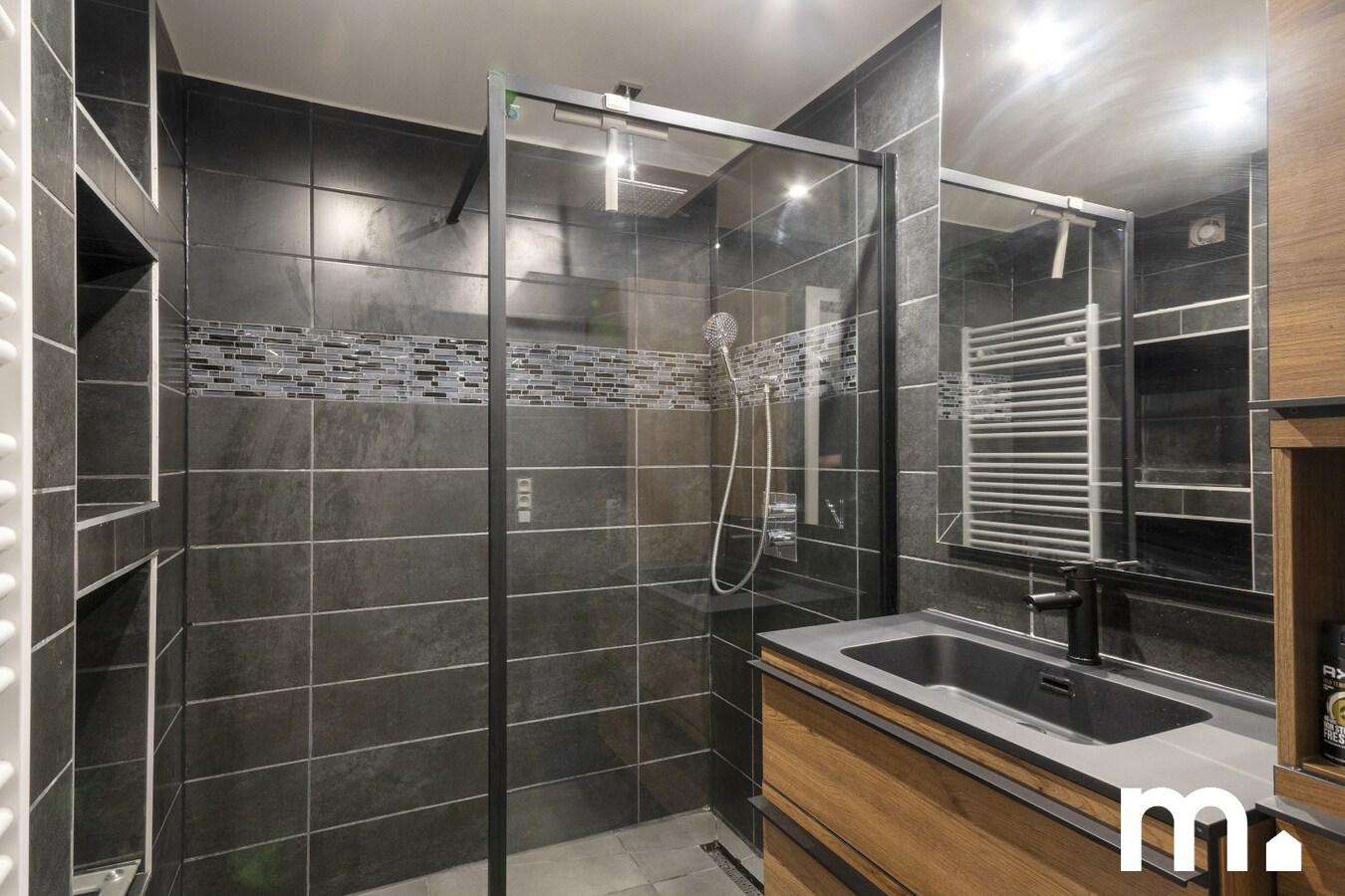 Ruim Instapklaar appartement met 3 slaapkamers ! 