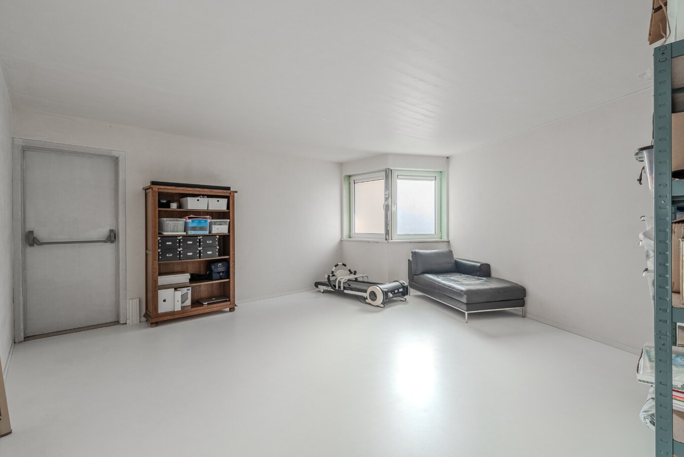 Commercial shop for sale in De Panne