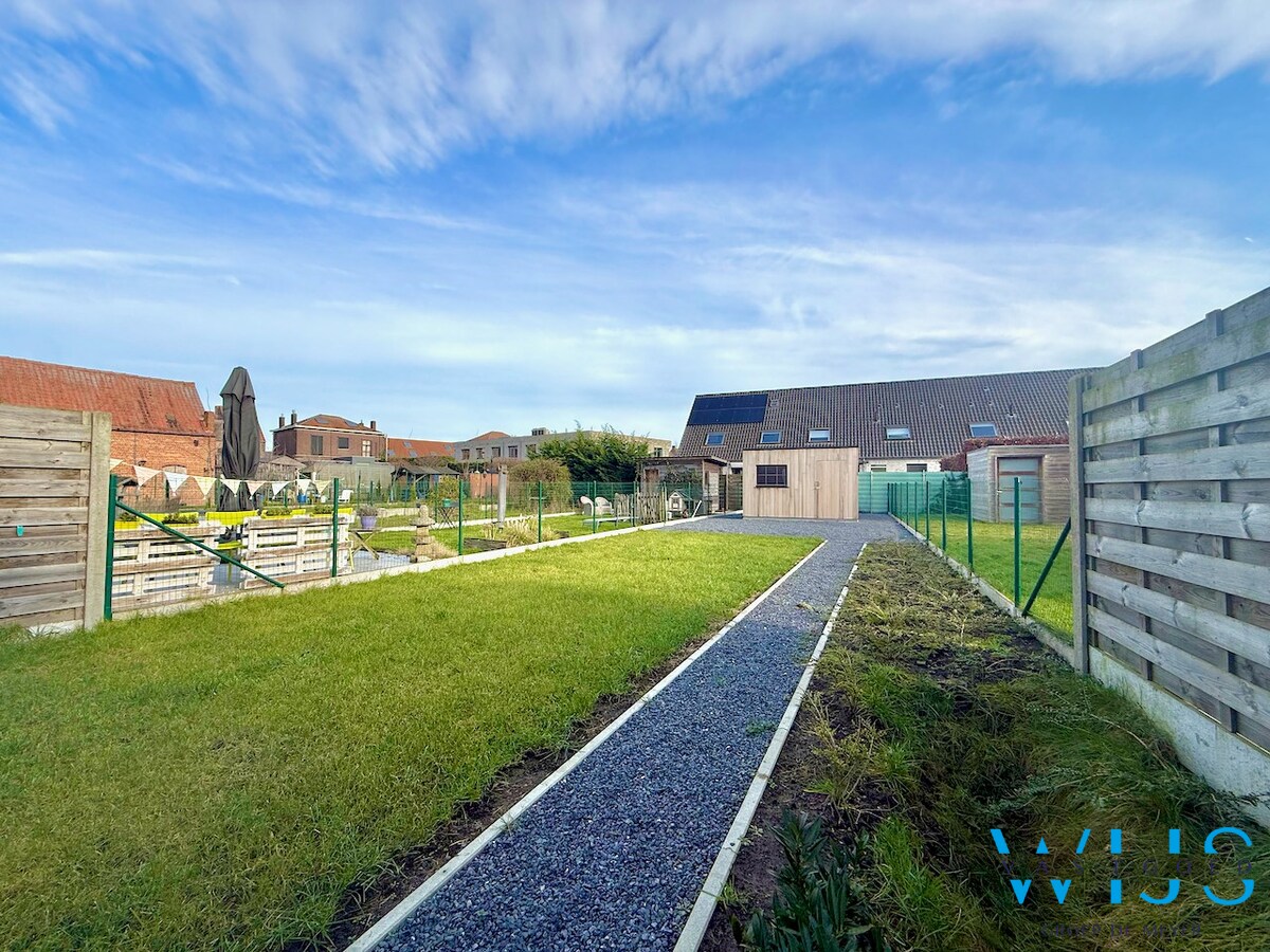 Volledig gerenoveerd woonhuis in hartje Kaprijke ! 