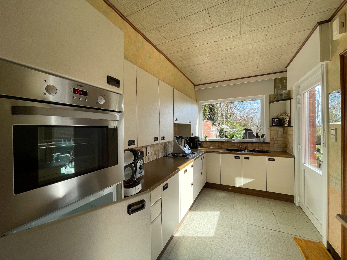 Woning met 3 slaapkamers en tuin te Roeselare! 