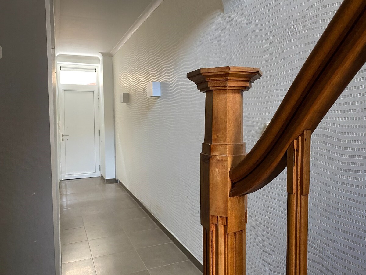 Ruime stadswoning met 2 slaapkamers en garage 