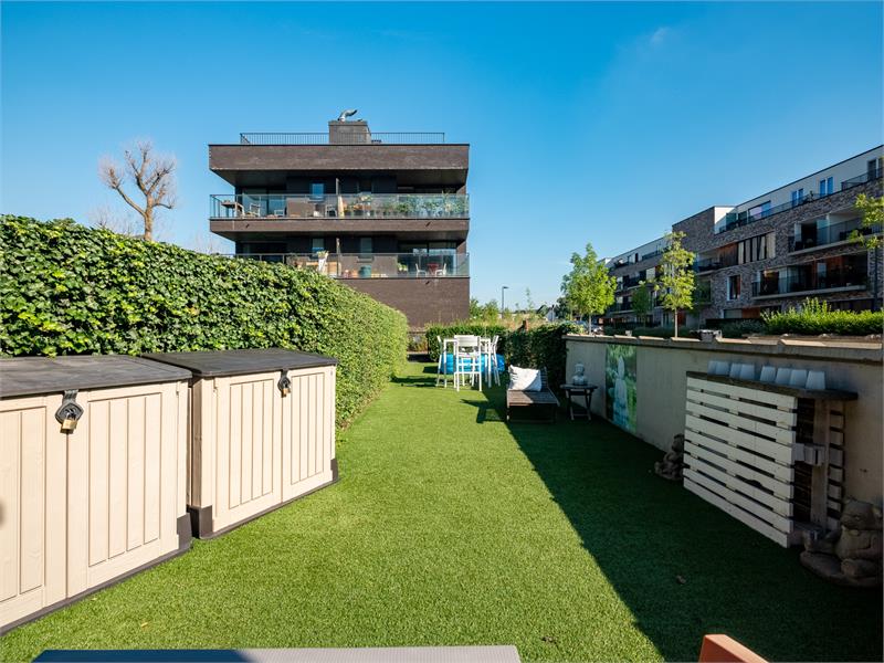 Parel van een appartement met unieke buitenruimtes in Sint-Amandsberg 