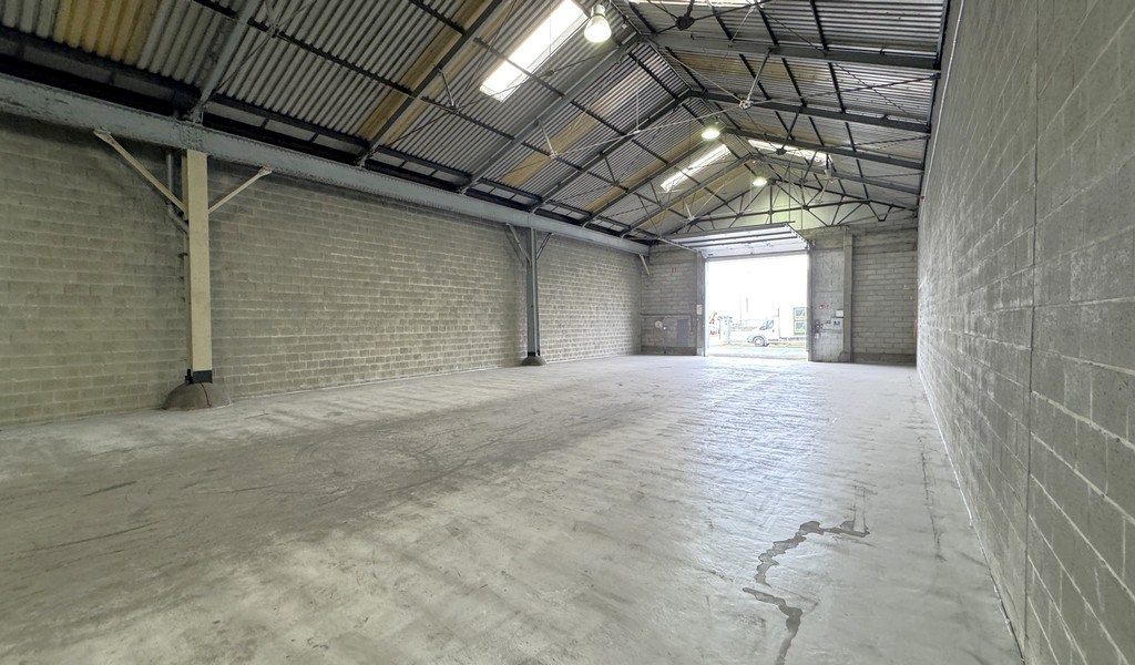 Magazijn te huur aan Houtdok in haven Antwerpen