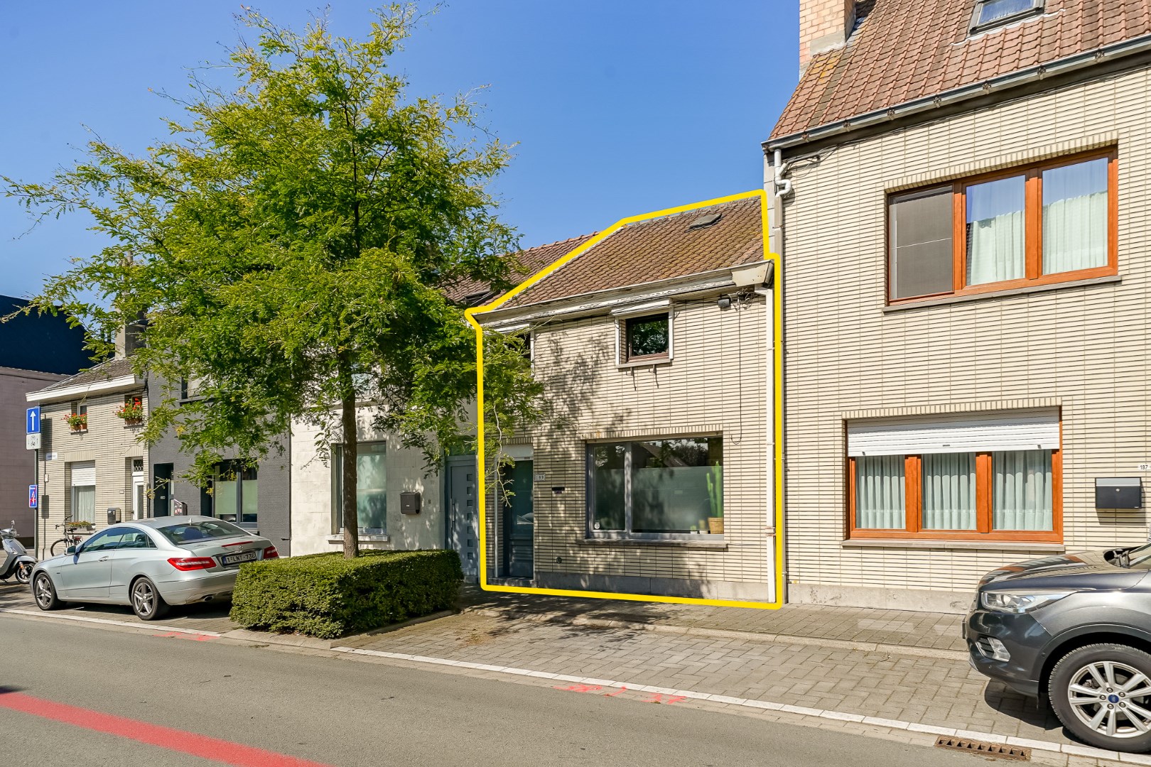 Op te frissen gezinswoning in het centrum van Oostende 