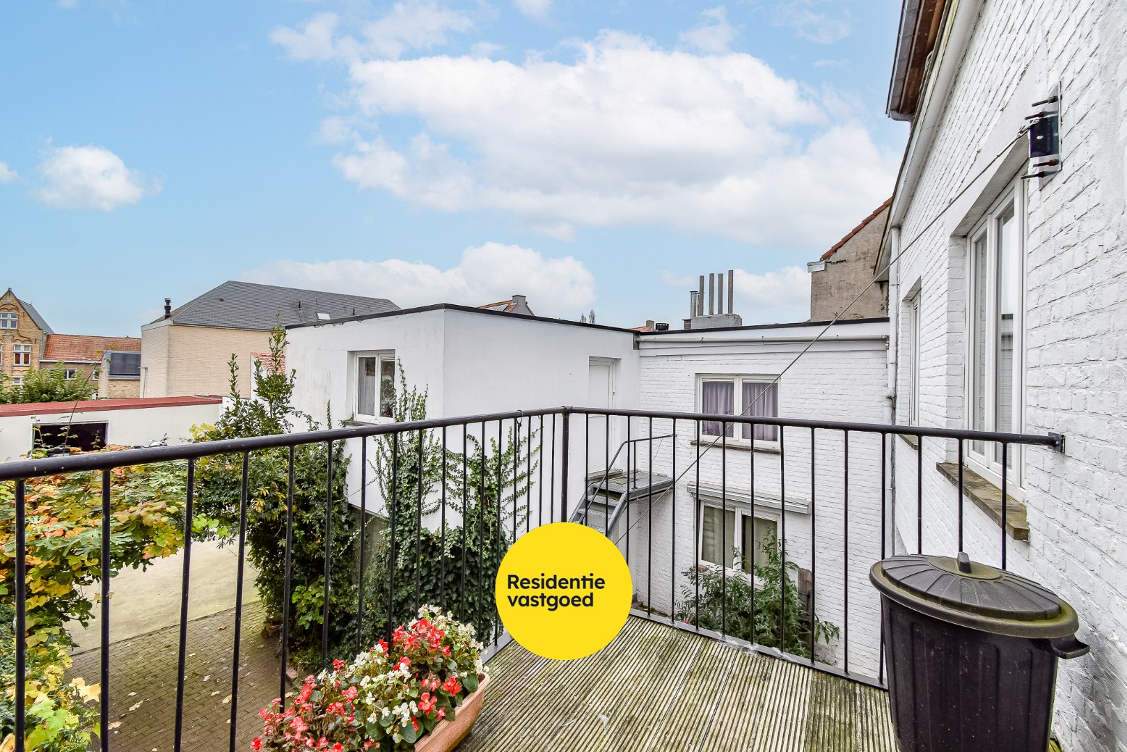 Opbrengsteigendom met 7 entiteiten in centrum Gistel 