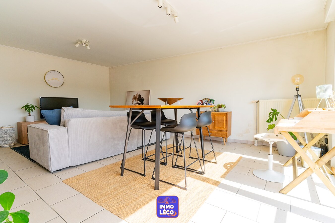 Appartement "Triplex" avec 3 garages, dans le centre du village de Luingne ! 