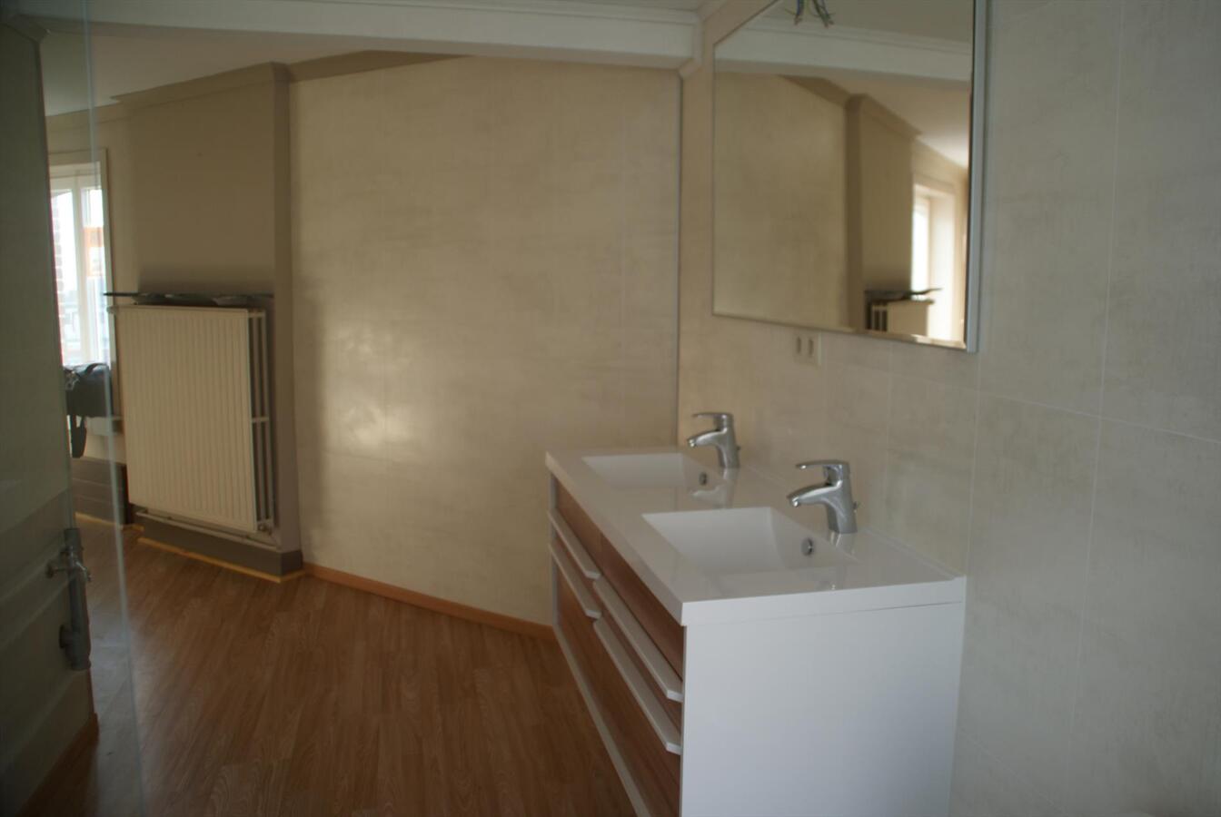 Gezellig en heel ruim appartement met 2 slaapkamers. 