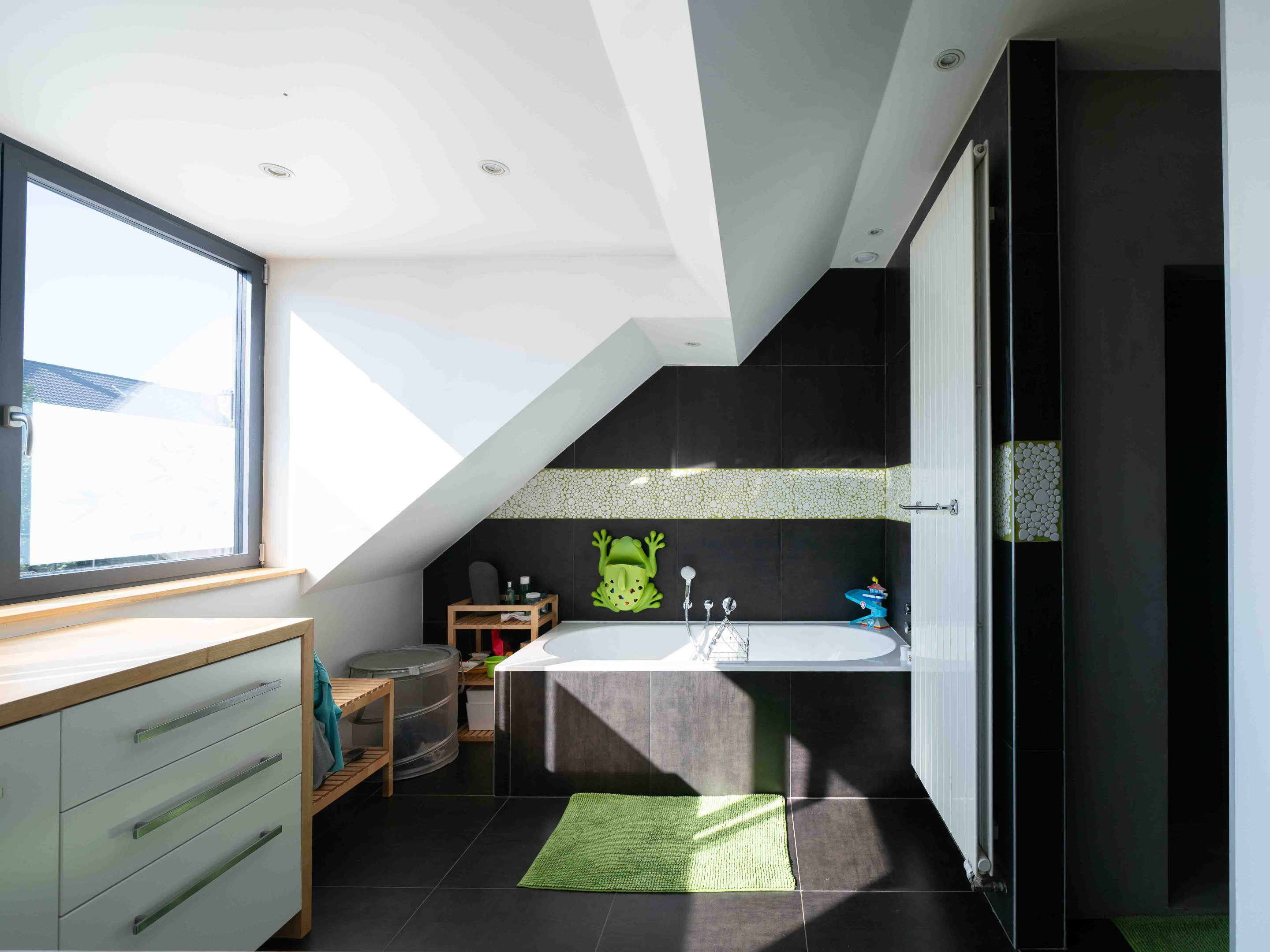 Volledig gerenoveerde woning met 4 kamers, tuin en garage 