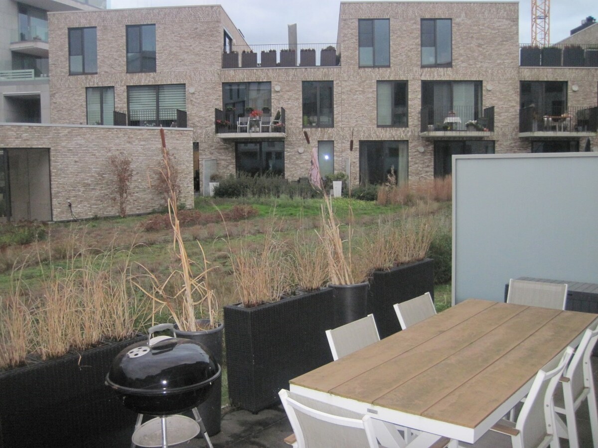Gelijkvloers 2-slaapkamer appartement met uitzonderlijk terras. 