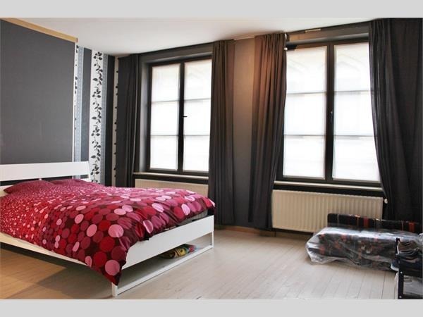 Ruime stadswoning met 2 slaapkamers en garage 