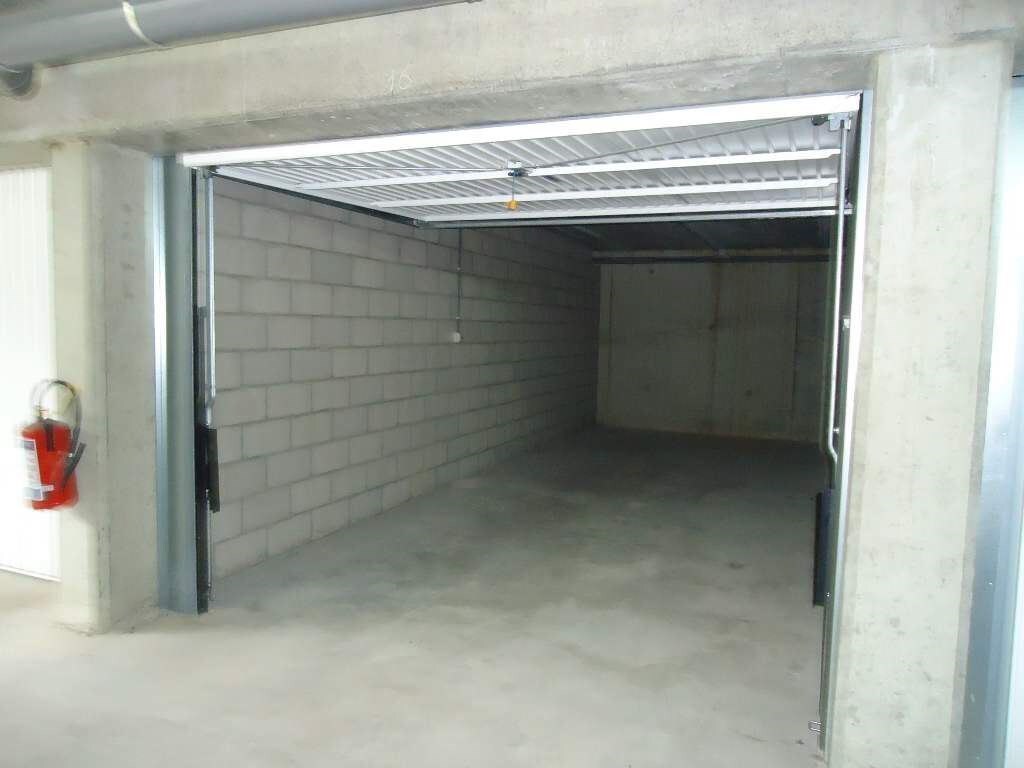 Afgesloten garage in residentie "Ta Pagonia" 