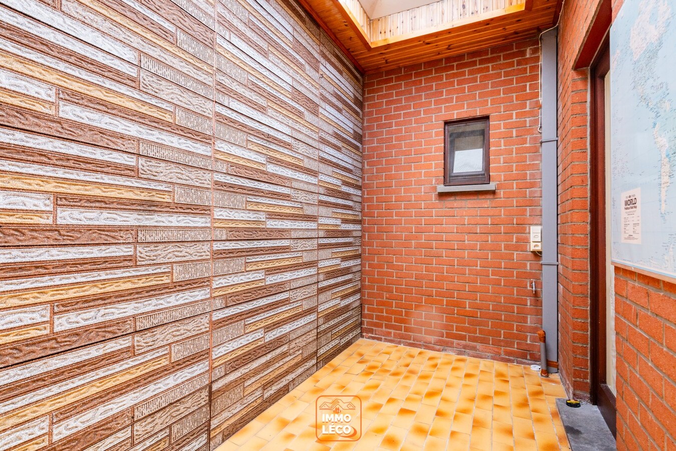 Plain-Pied idéalement situé avec jardin, garage et passage à l'arrière. Idéal 1er achat/investissement ! 