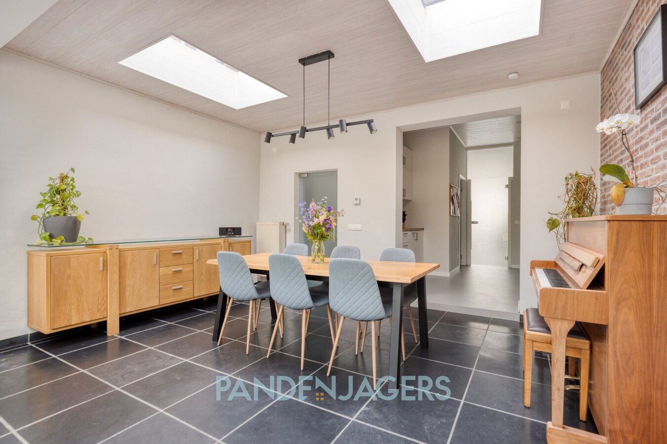 Instpaklare woning met mooie tuin te Duffel 