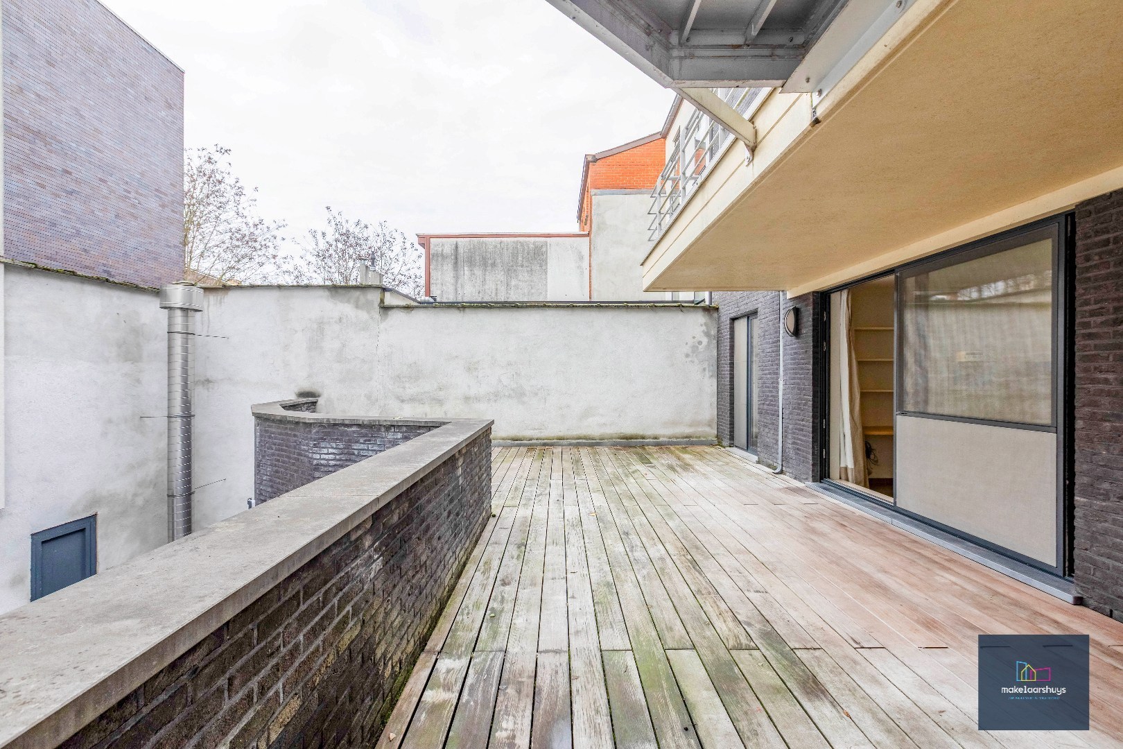 COMPROMIS IN OPMAAK 2slp. app. met schitterend terras in centrum Gent 