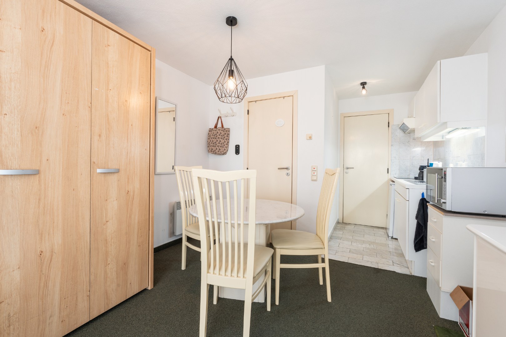 Studio met zijdelings zeezicht in het centrum van Oostende 
