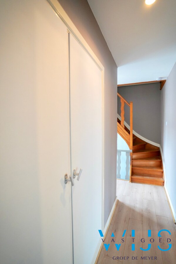 Toffe gezinswoning met garage in het CENTRUM VAN ERTVELDE ! 