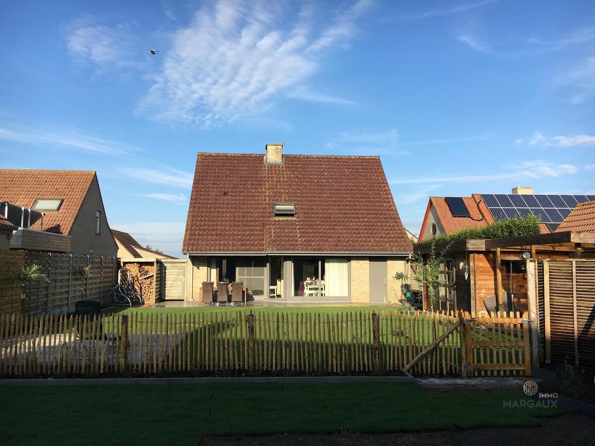 Rustig gelegen vrijstaande villa met grote tuin 