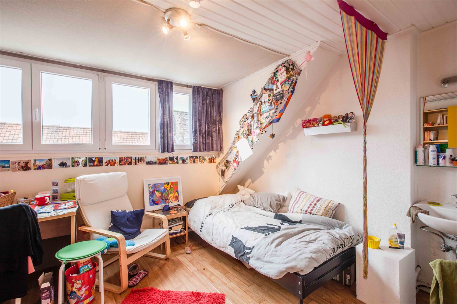 Ideaal gelegen studentenhuis bestaande uit 9 kamers en 2 studio's! 