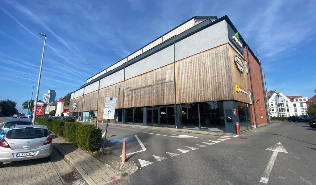 Winkel te huur langs Kortrijksesteenweg in Gent