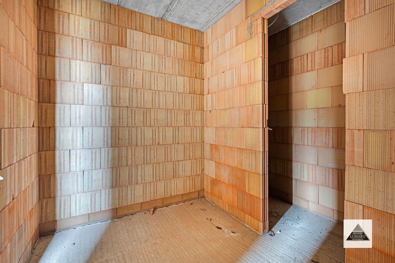 Nieuwbouw instapklare woning met 4 slaapkamers (waarvan 1 gelijkvloers) 