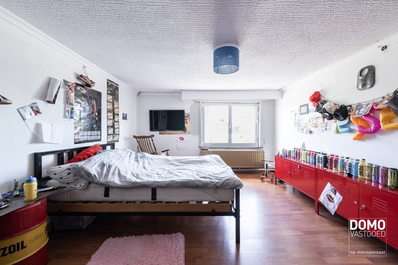 UNIEKE EIGENDOM MET WONING, 2 APPARTEMENTEN EN MAGAZIJNEN OP 13A88CA 