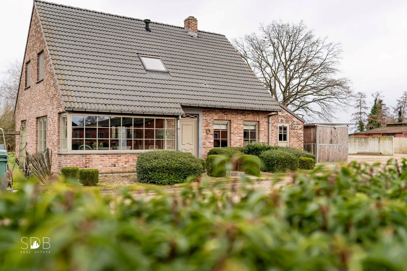 Landelijke woning met paardenaccommodatie en graslanden op 3ha 71a 90ca 
