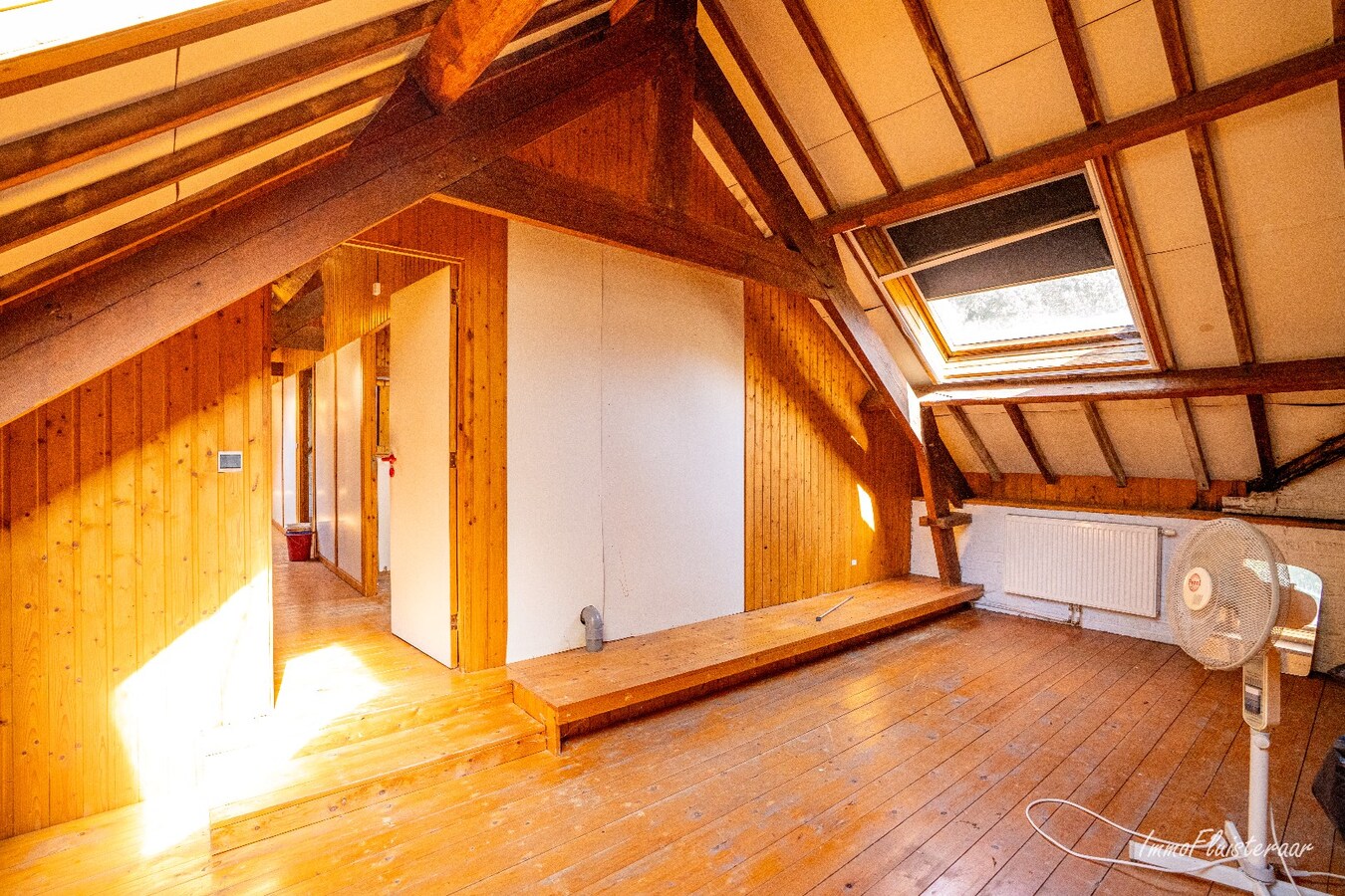 Unieke vierkantshoeve op een landelijke locatie op ca. 3 ha te Herne. 