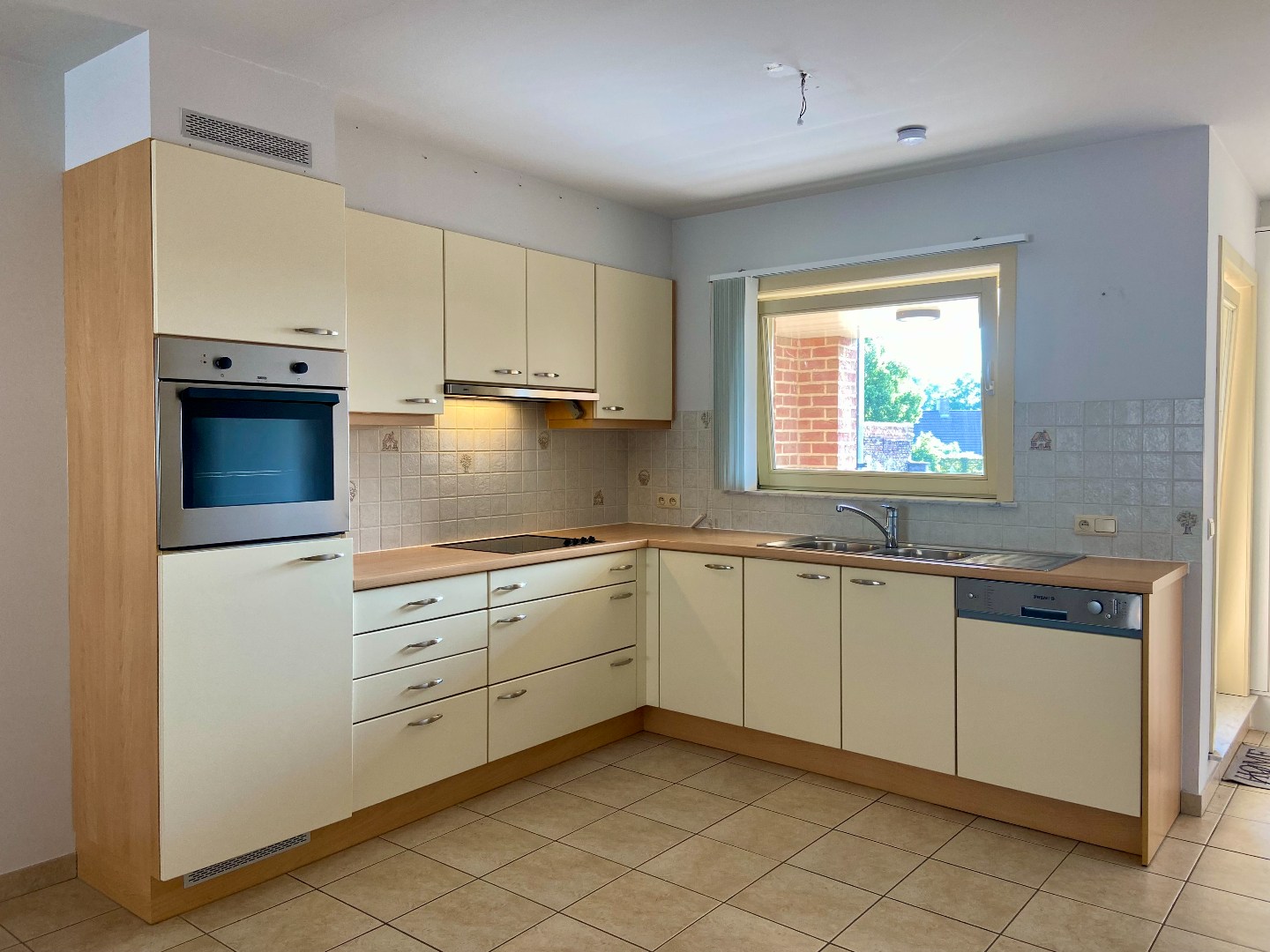Instapklaar appartement met zonnig terras en 2 slaapkamers in hartje Vijve! 