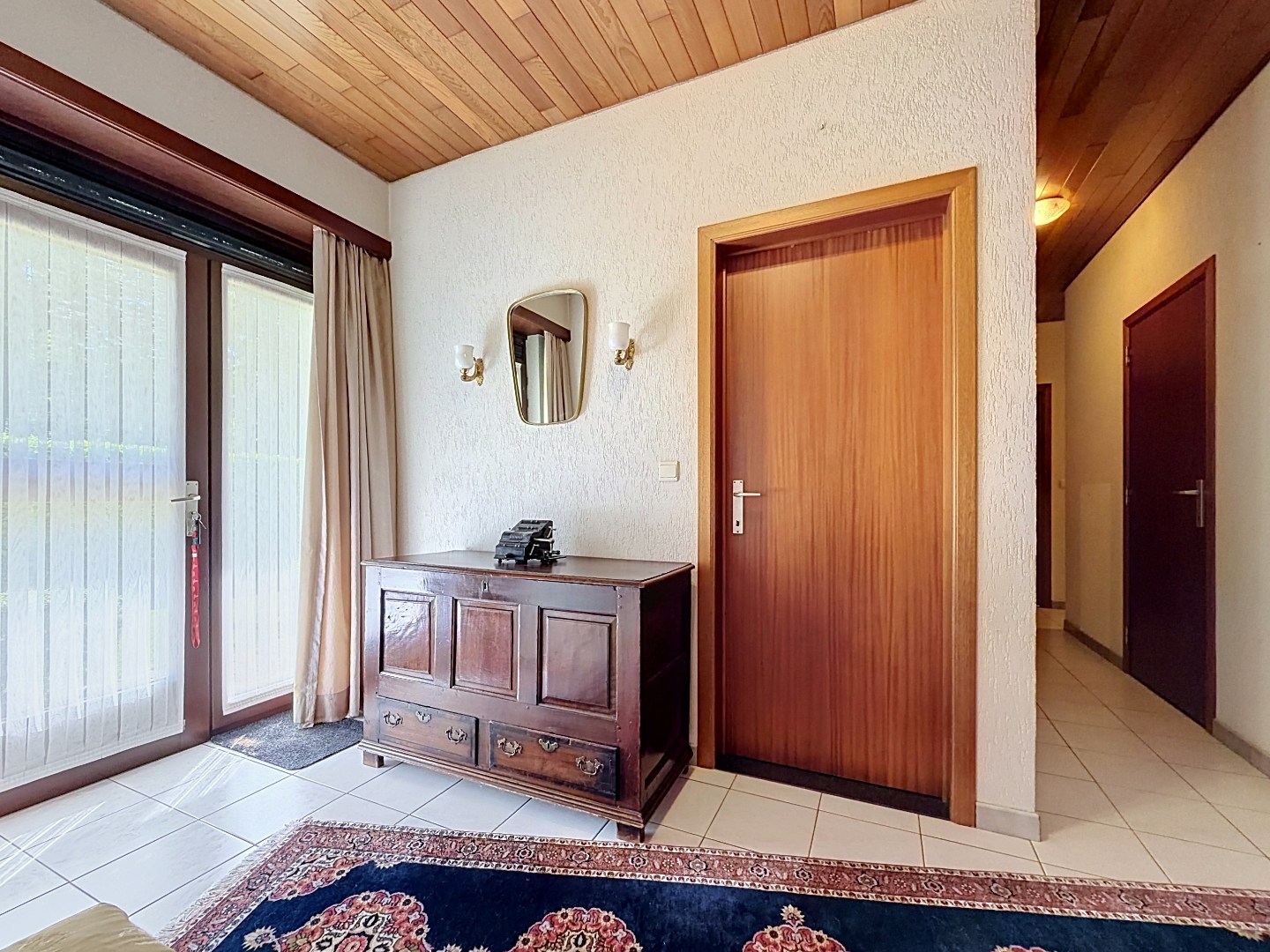 Charmante vrijstaande villa met 3 slaapkamers, ruime zolder en zonnig perceel van 1.500 m² 