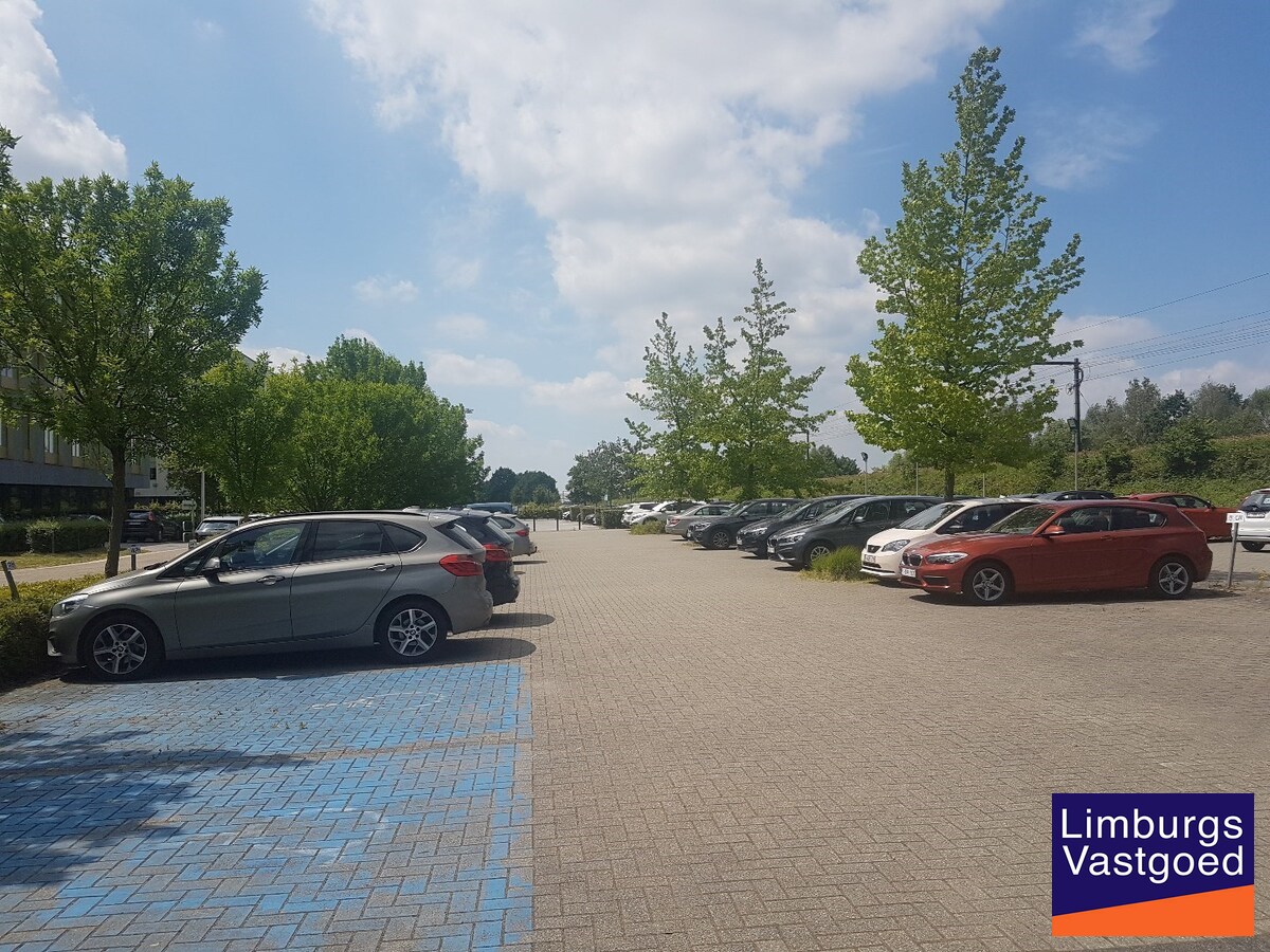 Kantoren - 377 m² - Grote Ring, achterzijde VOKA 