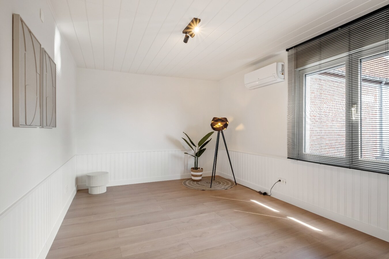 Trendy halfopen bebouwing met tuin en uitweg te Wevelgem ! *** NONO INSPIRED*** 