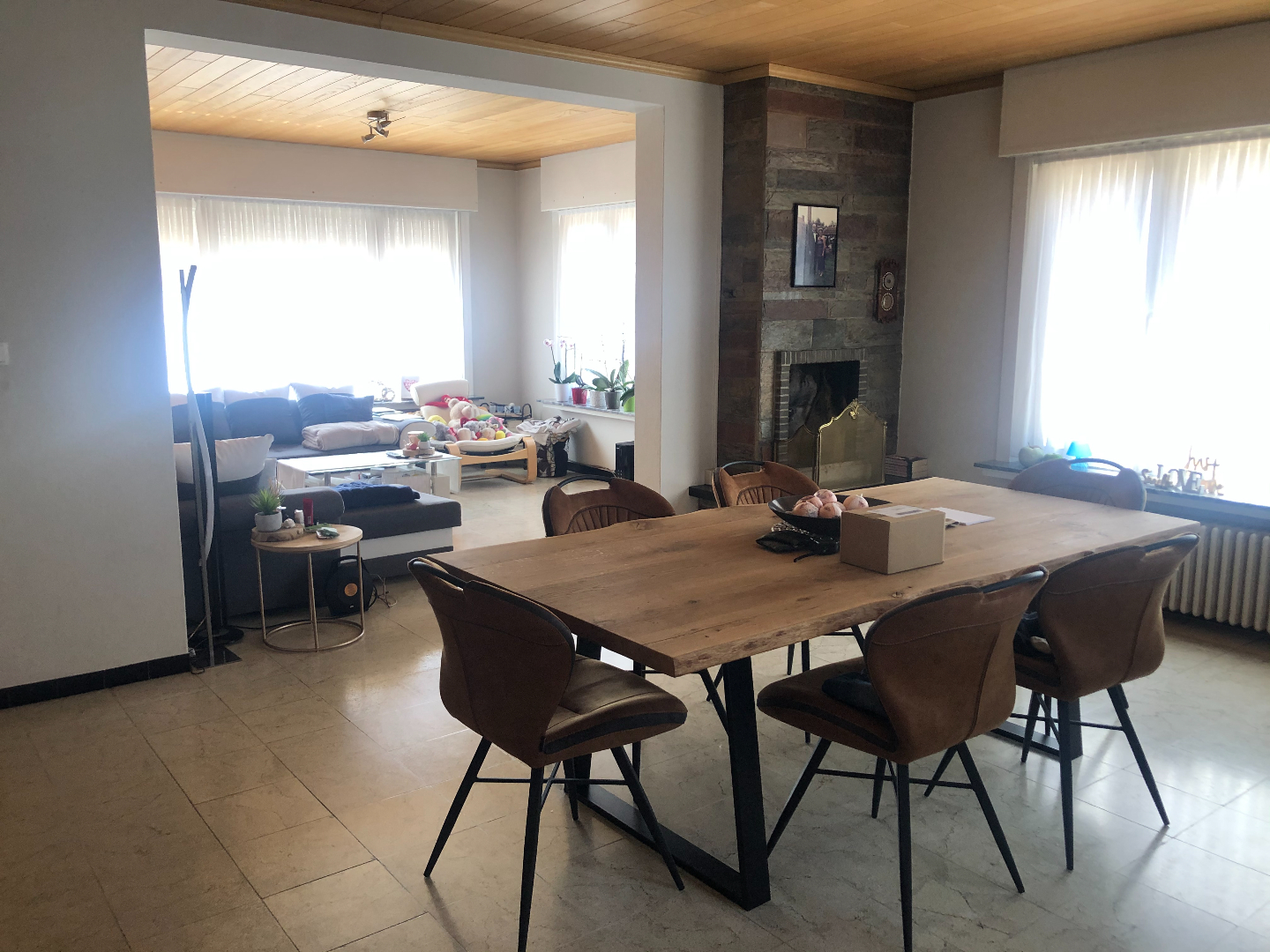 Sint-Andries: Ruime HOB met 2 slaapkamers 