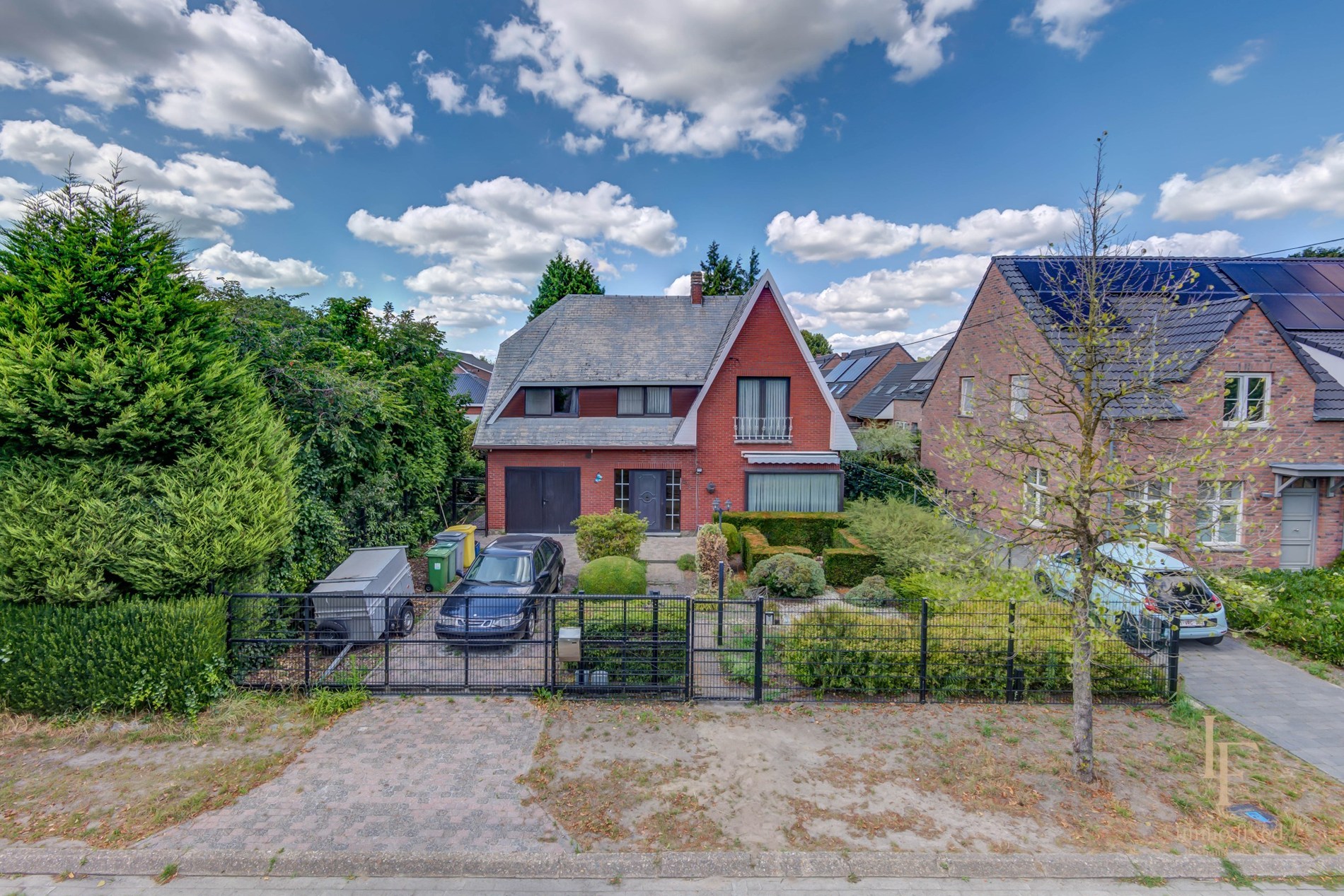 Ruime villa met 4 slaapkamers – renovatieproject met potentieel! 