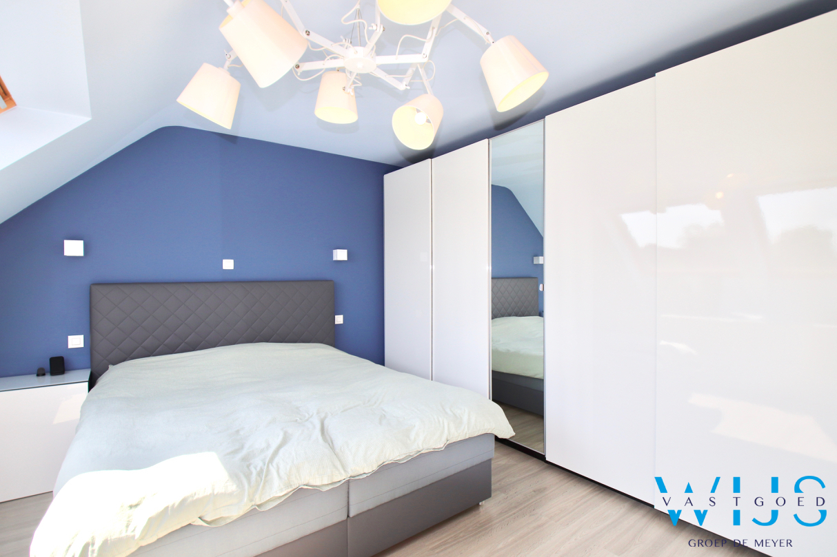 INSTAPKLAAR woonhuis met ZUIDgerichte tuin te Boekhoute ! 