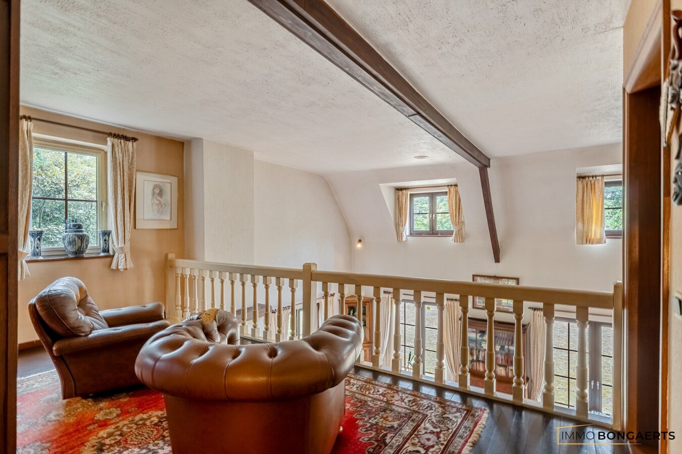 Prachtige villa met praktijkruimte en royale tuin in Houthalen-Oost 