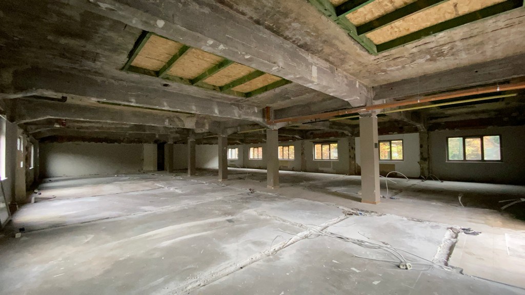 Kantoorrenovatieproject te koop vlakbij klaverblad in Gent