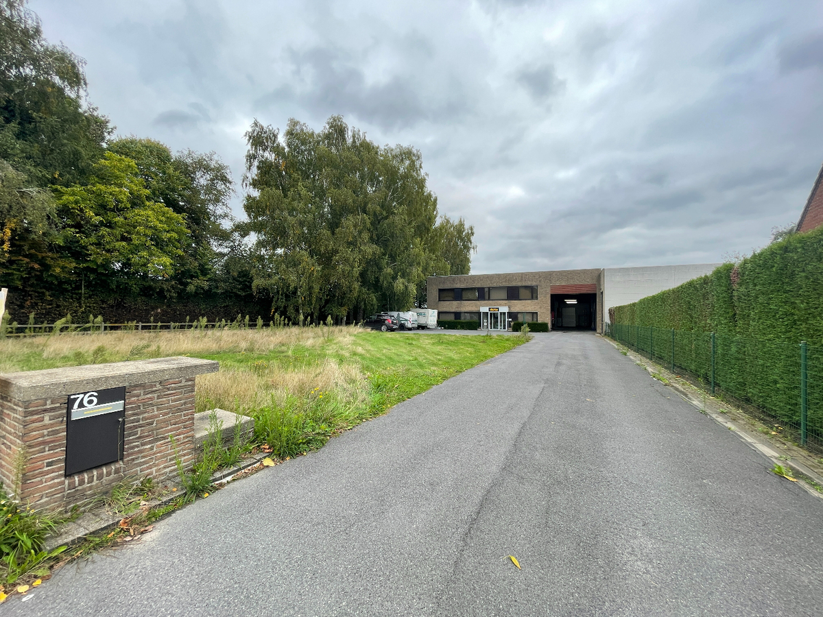 Ruime loods van 198 m² te Ooigem 