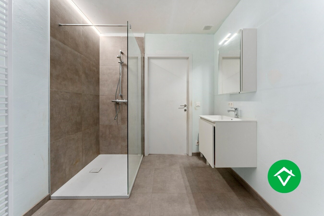 Appartement met autostandplaats te Leke 