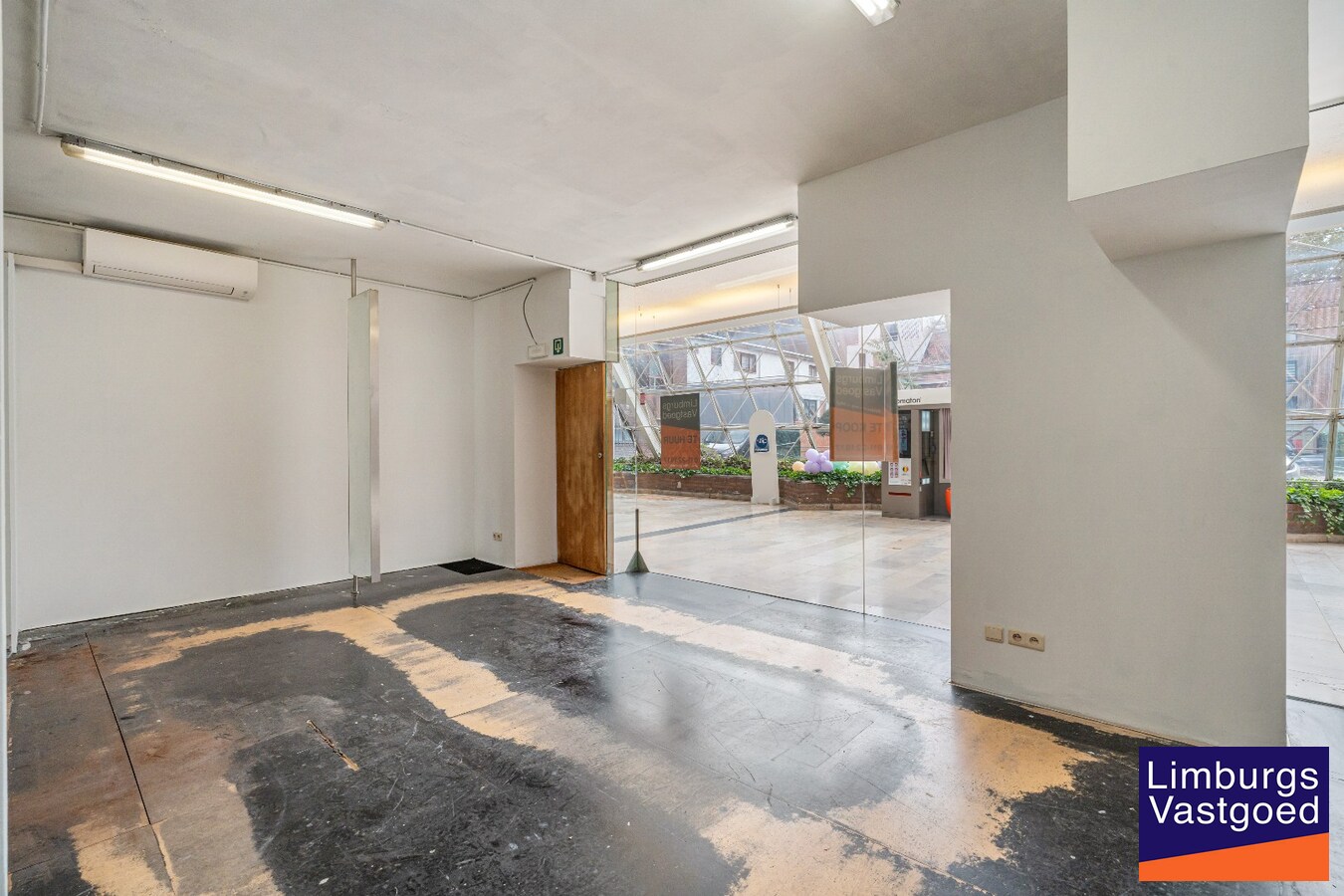 Commercieel uitstekend gelegen handelspand, 39m² 