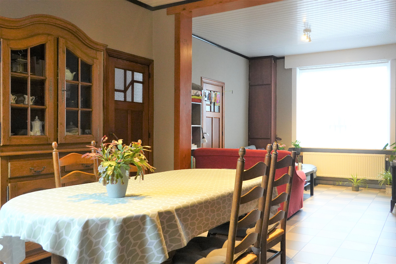 Ruime halfopen woning met tuin 