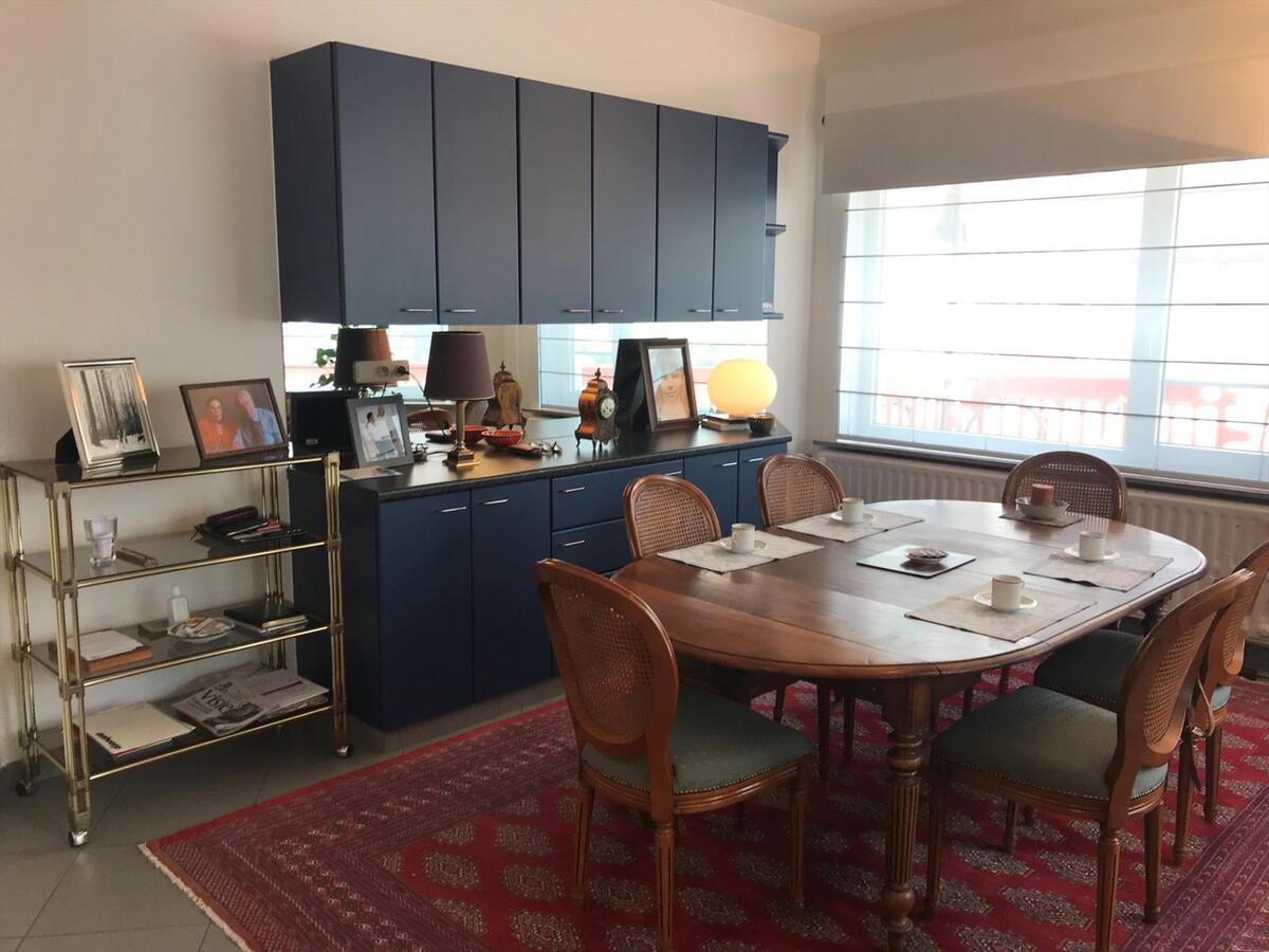 Uitstekend gelegen, lichtrijk appartement met 4 slaapkamers 