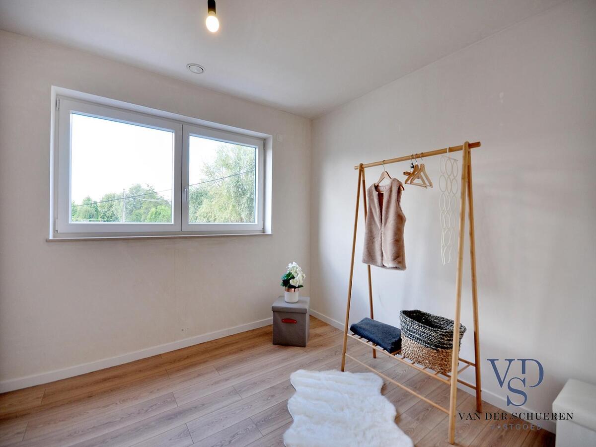 NIEUWBOUW MET HOOGWAARDIGE AFWERKING !  (verkoop met registratie !) TOPPER !! 