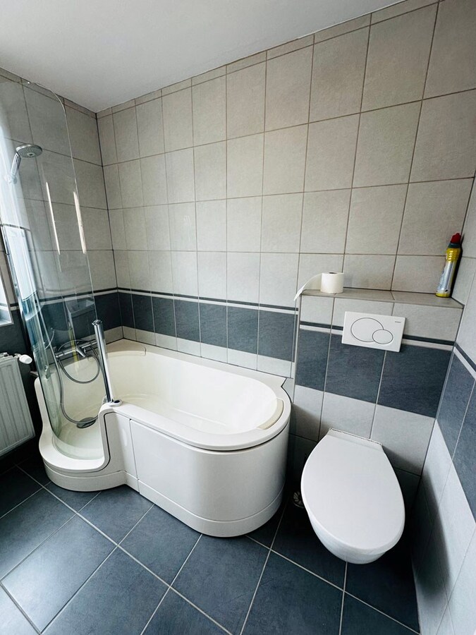 Authentiek 3 SLAAPKAMERappartement net buiten de Kleine Ring van Hasselt 