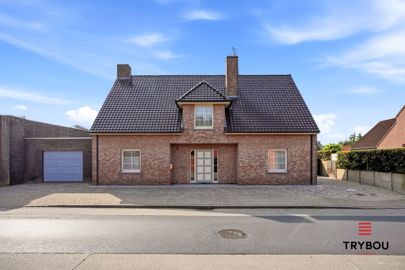 Ruime halfopen woning met 5 slaapkamers te koop in Werken met garage en ruime tuin! 