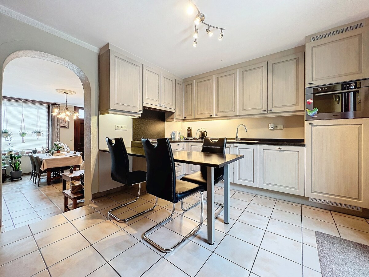 Instapklare, knusse woning met terras te Borsbeke 