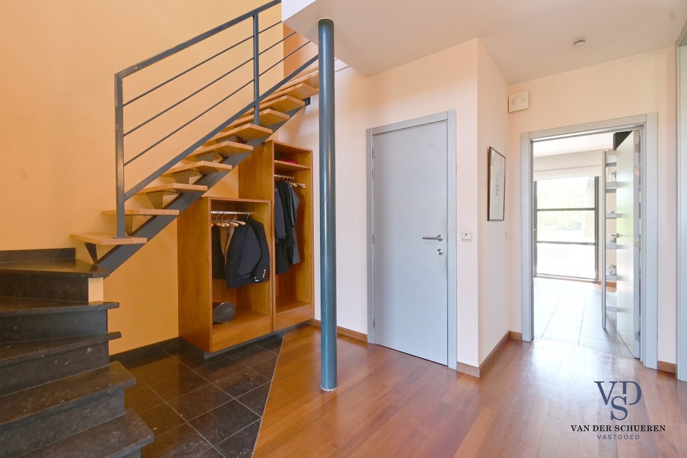 Exclusief en tijdloos wonen met exceptionele zichten. 