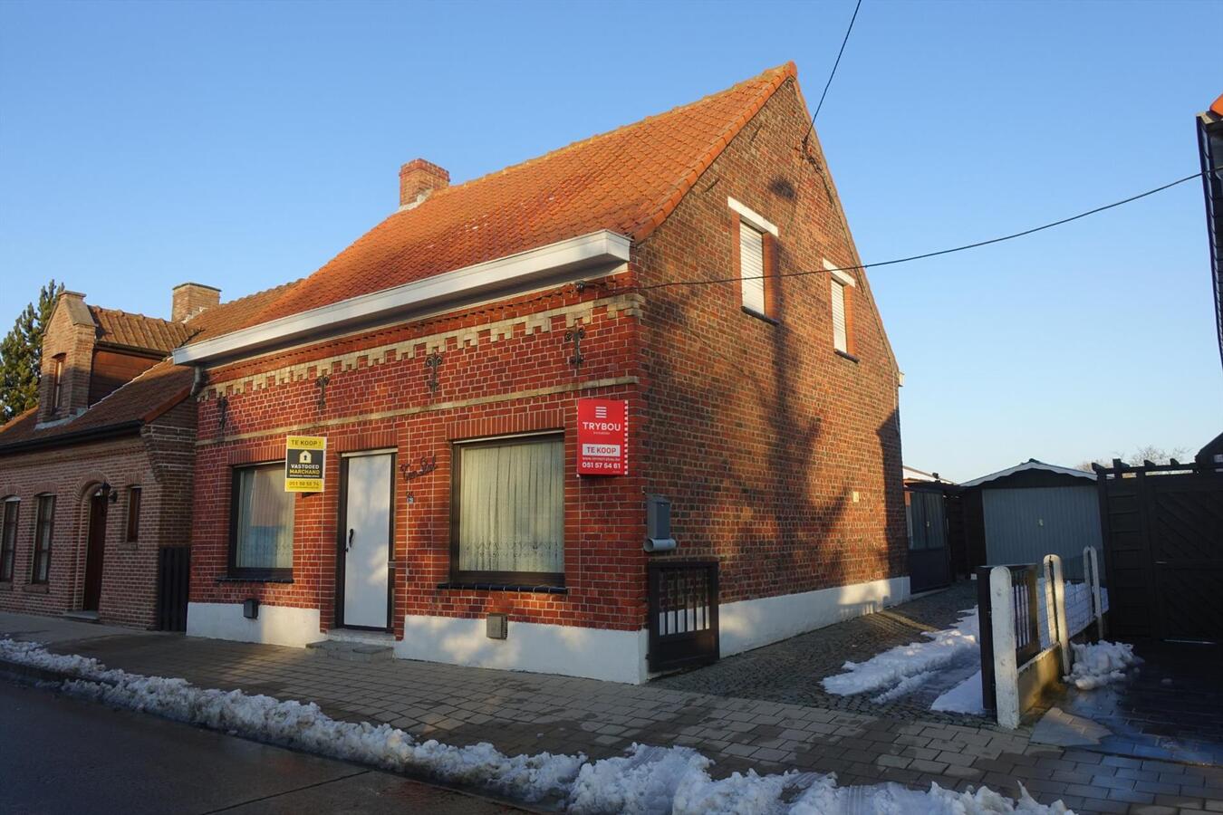 Alleenstaande woning op ruim perceel van 1035 m² 